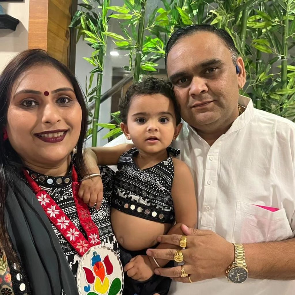  મારી જીવનસાથી નીતાને જન્મદિવસની ખૂબ ખૂબ શુભેચ્છા.